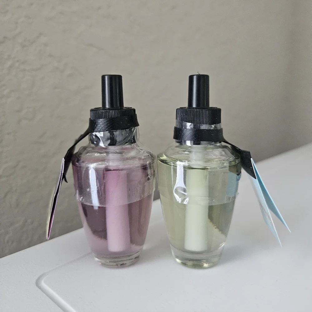 White Barn Wallflower Refills - Set Of 2 - Picture 2 of 4